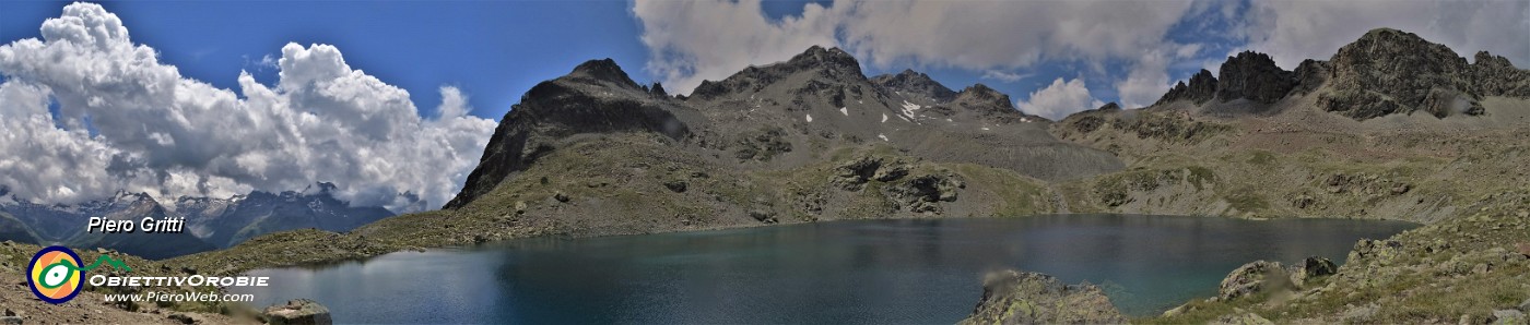 32 E siamo al Lej de la Tscheppa (2617 m) colorato d'azzurro intenso.jpg